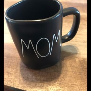 Rae Dunn “ MOM “ Mug - Black